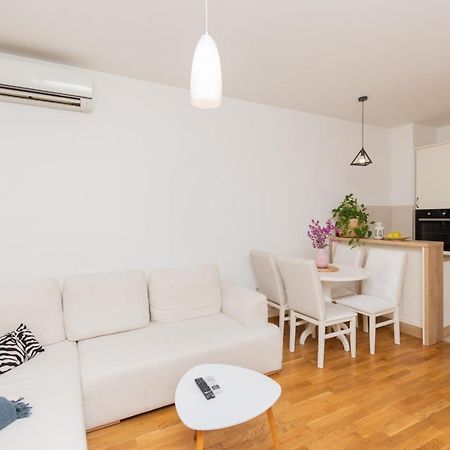 פודגוריצה Lux City Apartment With Parking מראה חיצוני תמונה