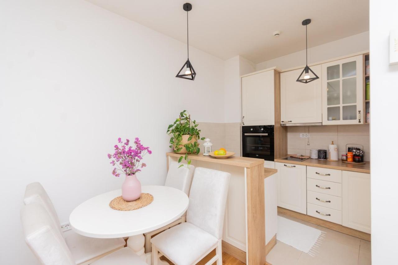 פודגוריצה Lux City Apartment With Parking מראה חיצוני תמונה
