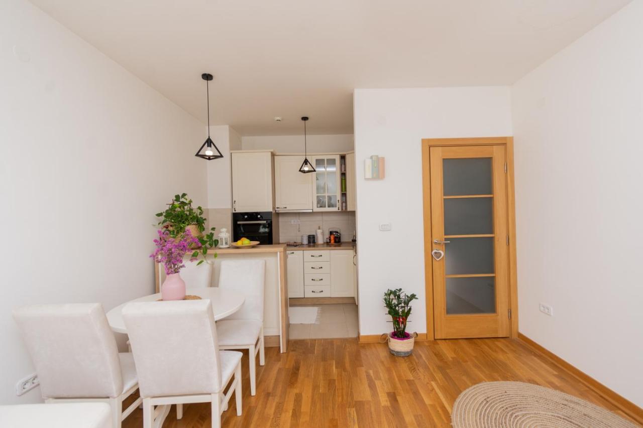 פודגוריצה Lux City Apartment With Parking מראה חיצוני תמונה